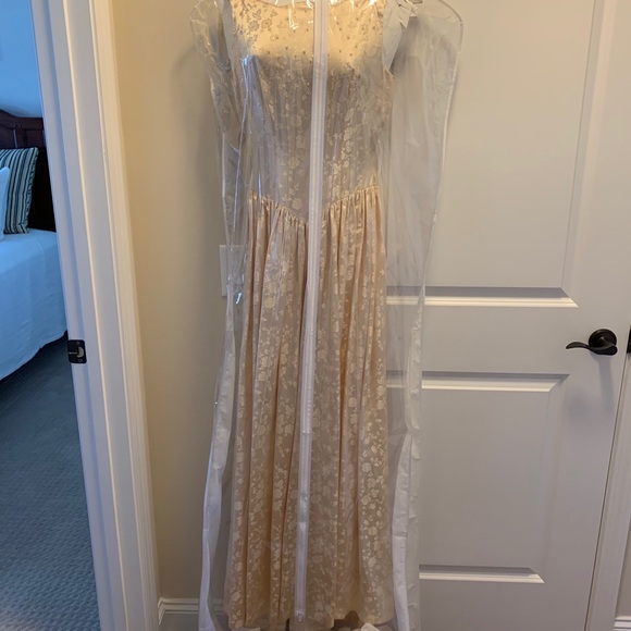 Vintage 1961 Handmade Wedding Dress w/veil sz 6-8 - Picture 16 of 16